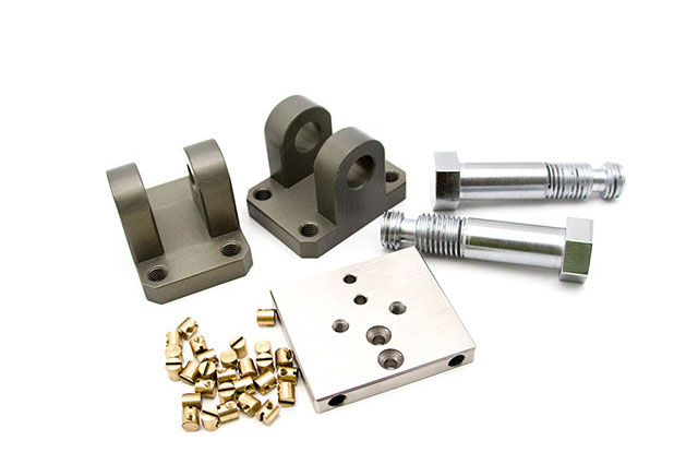 東莞CNC加工設(shè)備日、周、月、半年的維護(hù)保養(yǎng)